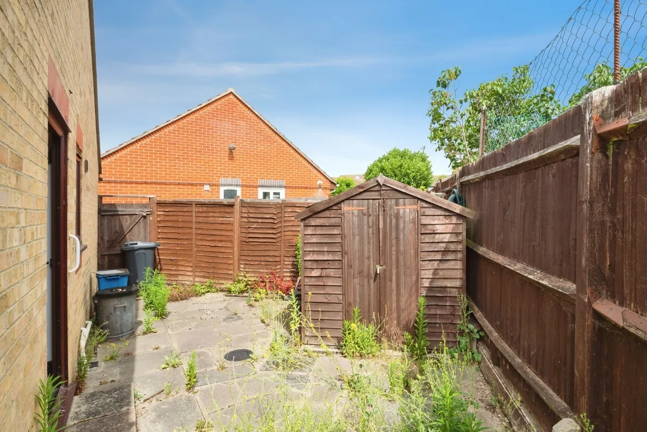 Cumberland Close, Ilford, IG6, photo 16
