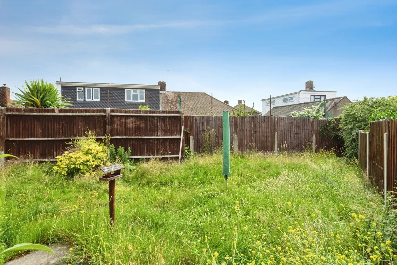 Cumberland Close, Ilford, IG6, photo 15