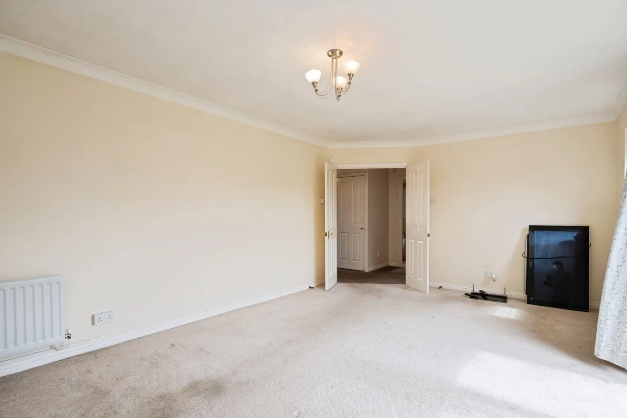 Cumberland Close, Ilford, IG6, photo 6