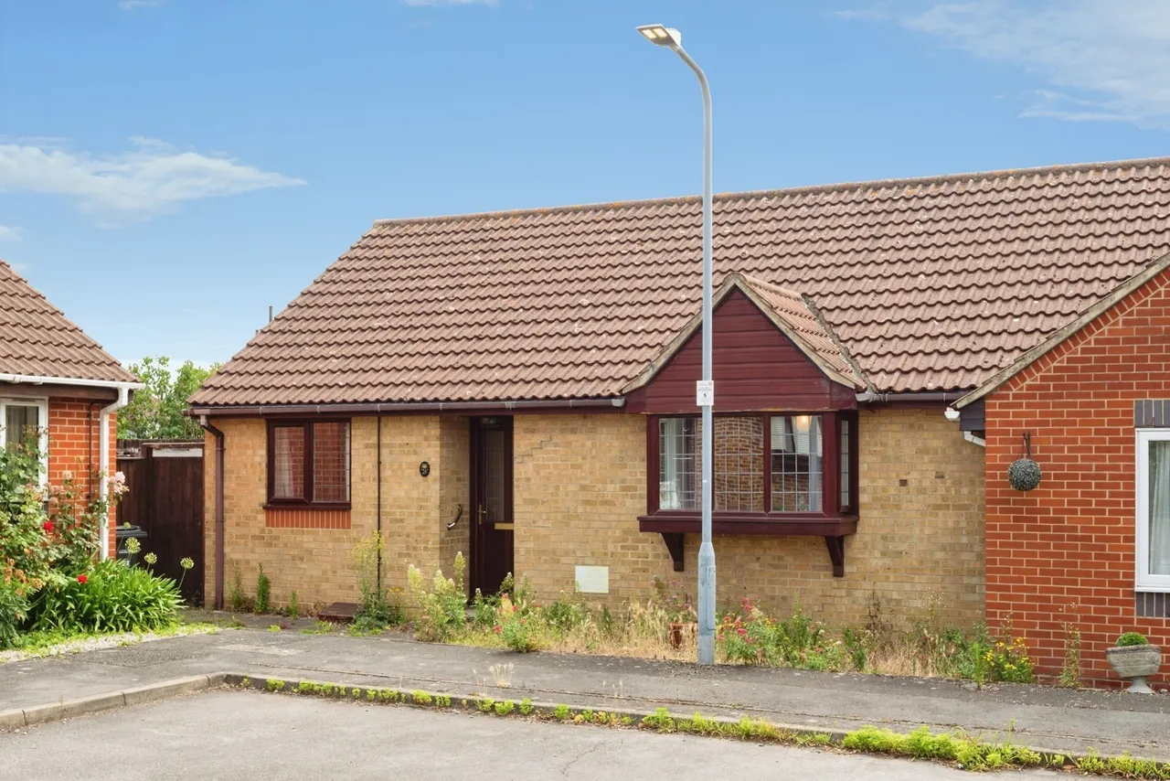 Cumberland Close, Ilford, IG6, photo 17