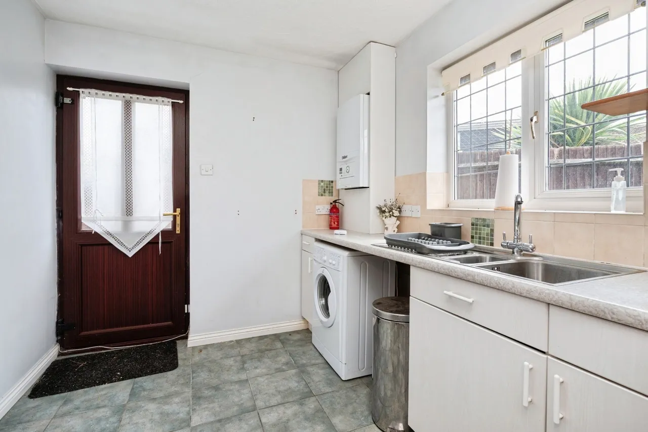 Cumberland Close, Ilford, IG6, photo 7