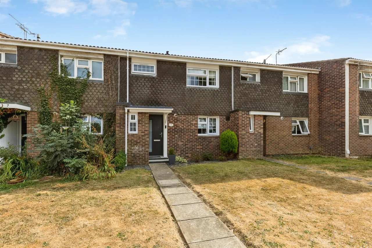 3 bed house for sale — Curteys Walk, CRAWLEY
