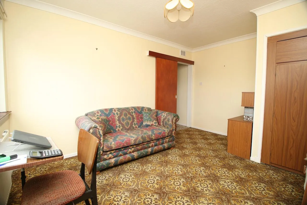 Millbrae Avenue, Chryston, G69 9LX, photo 17