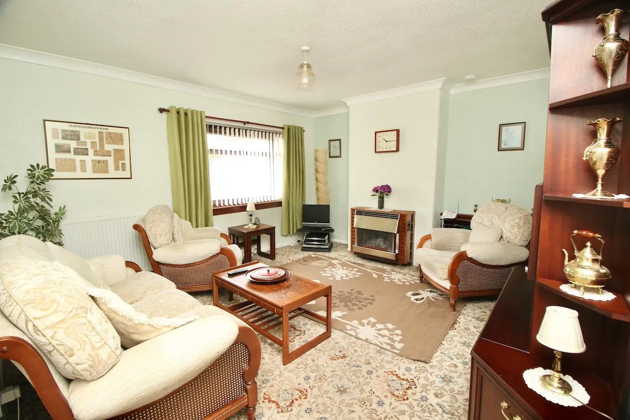 Millbrae Avenue, Chryston, G69 9LX, photo 2