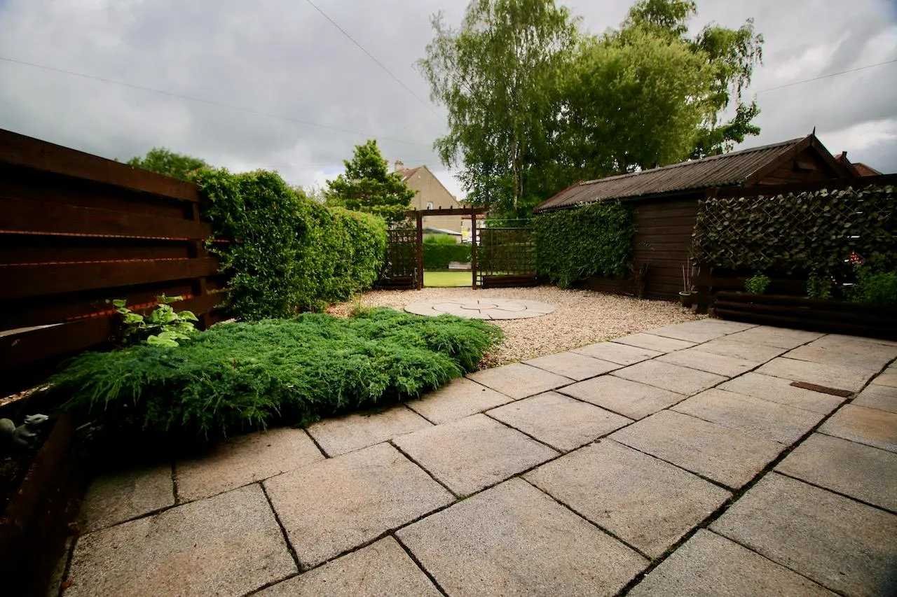 Millbrae Avenue, Chryston, G69 9LX, photo 18