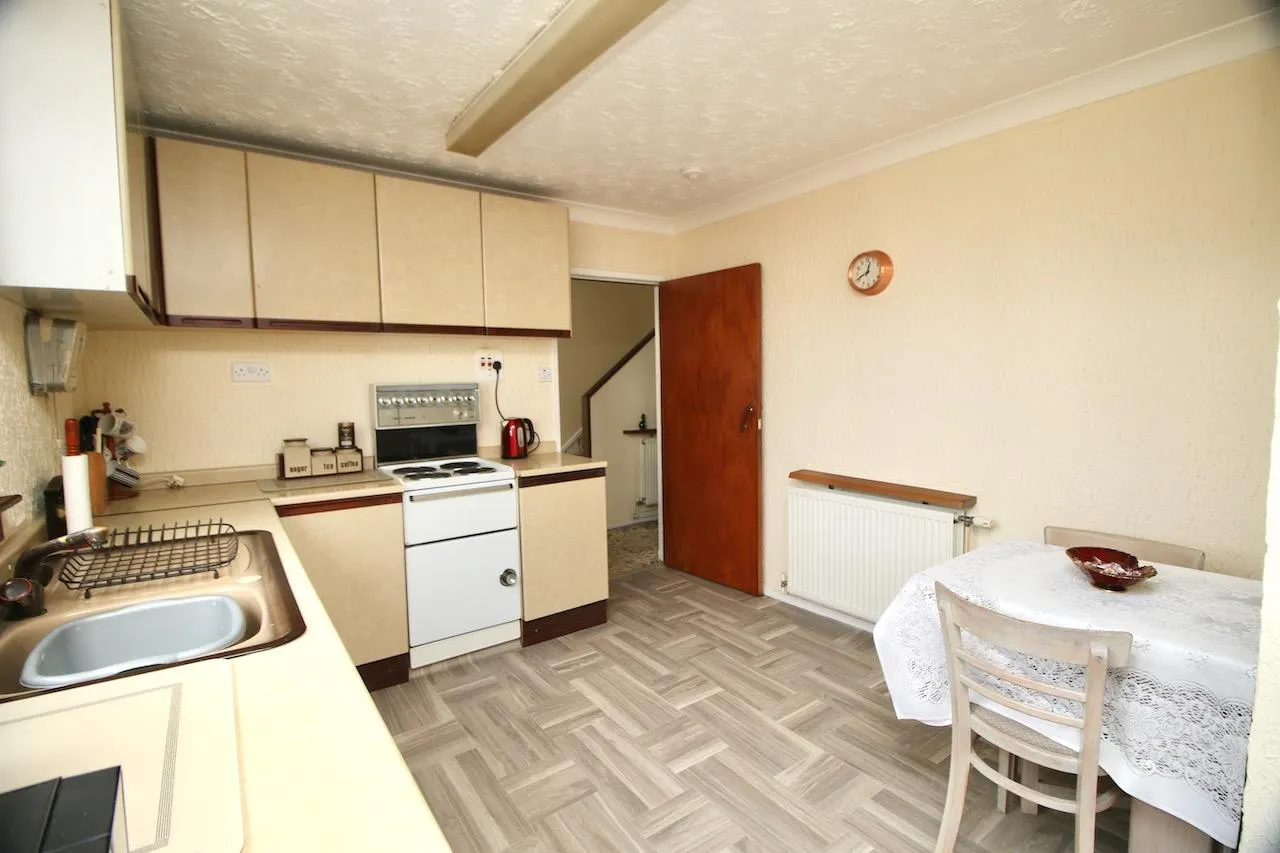Millbrae Avenue, Chryston, G69 9LX, photo 6