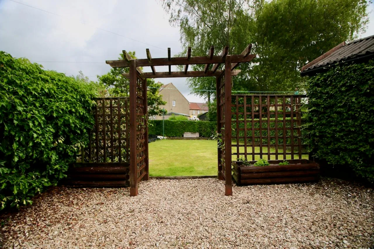 Millbrae Avenue, Chryston, G69 9LX, photo 19