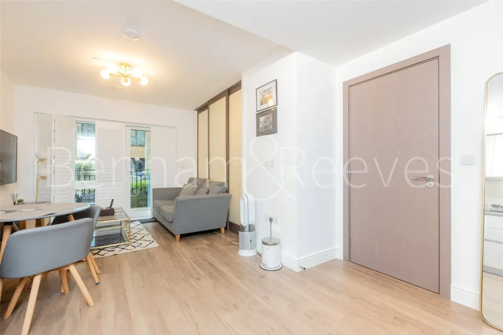 Tierney Lane, Fulham, W6, photo 13