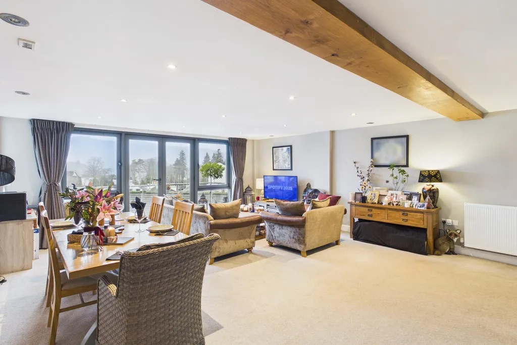 2 bed flat for sale, Church Street, Bowness-on-Windermere, LA23