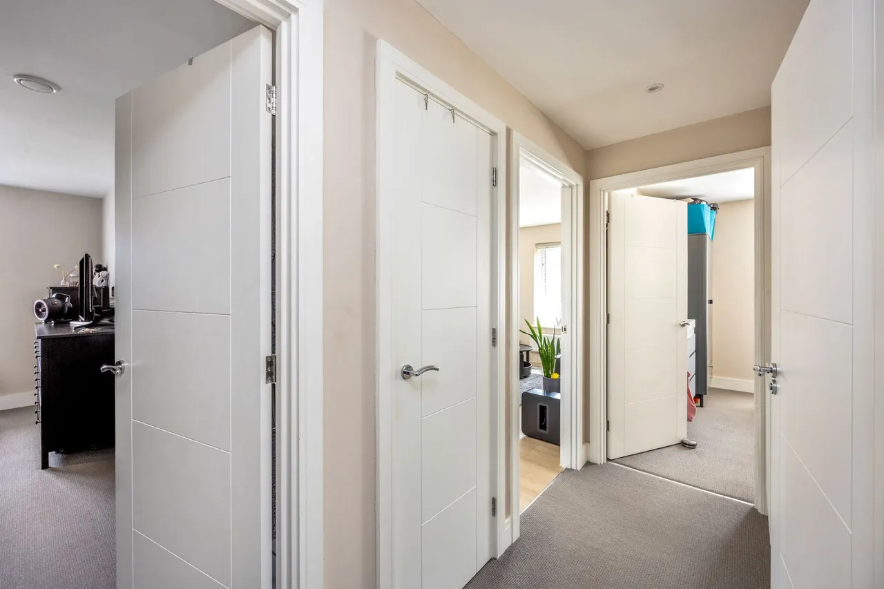 Longhurst Avenue, Horsham, RH12, photo 6