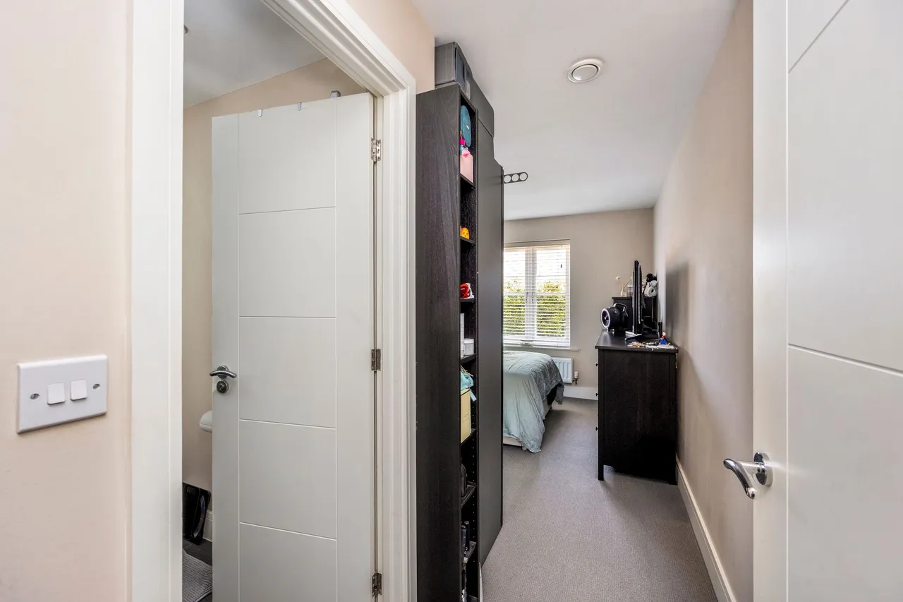 Longhurst Avenue, Horsham, RH12, photo 10