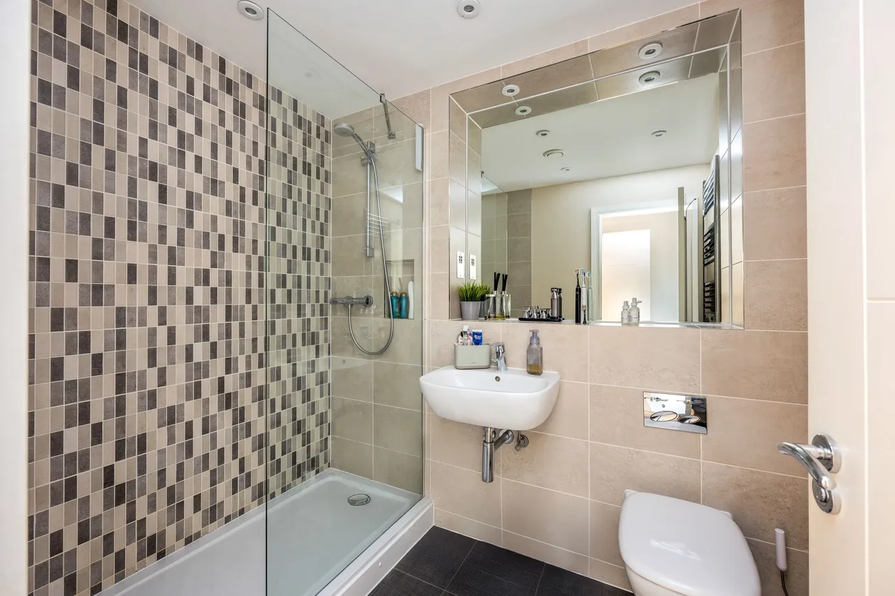 Longhurst Avenue, Horsham, RH12, photo 12