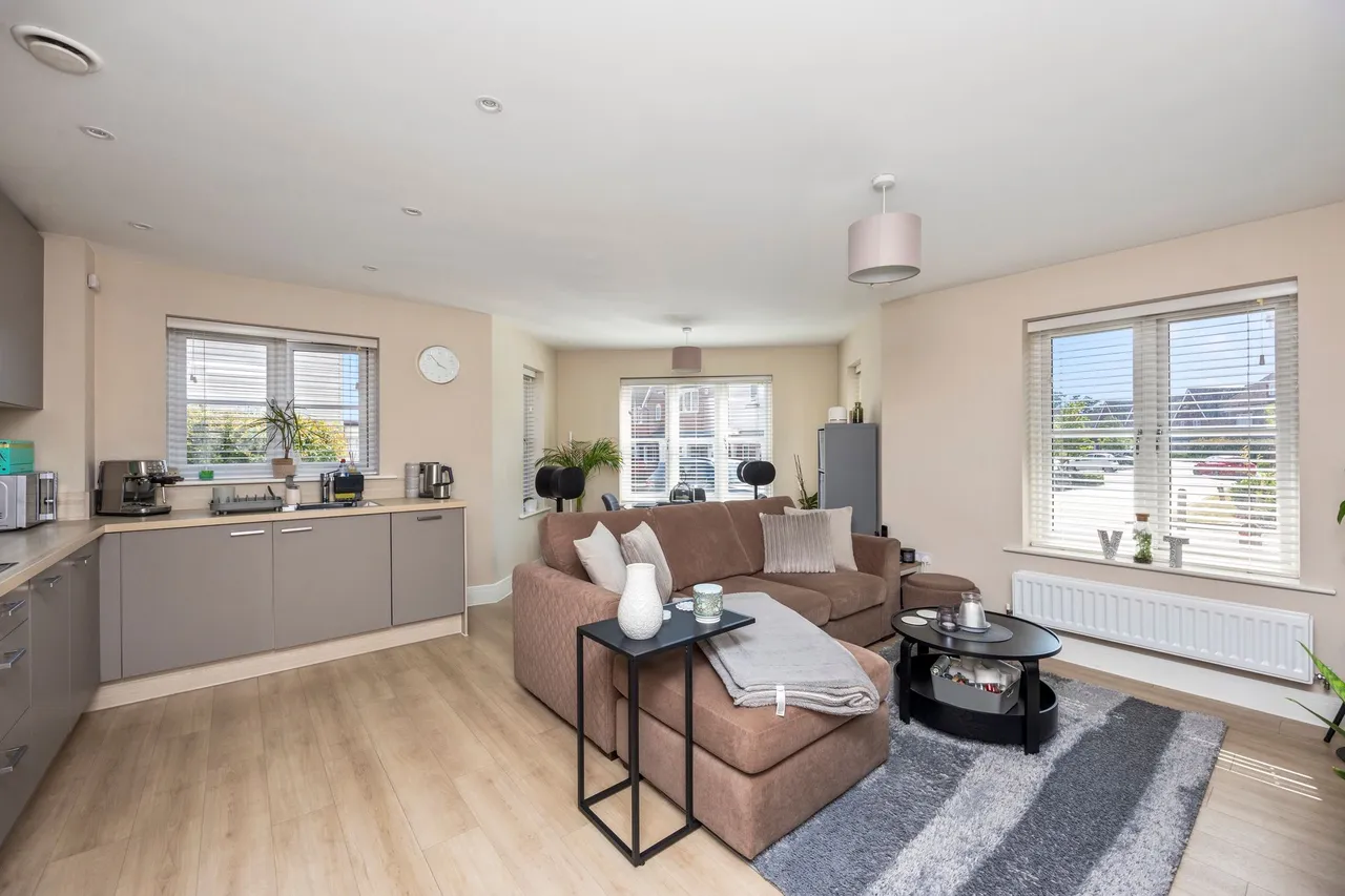 Longhurst Avenue, Horsham, RH12, photo 8