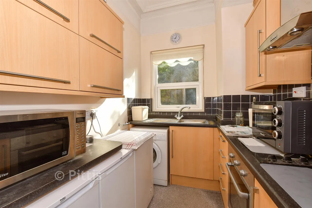 Victoria Avenue, Shanklin, PO37, photo 4