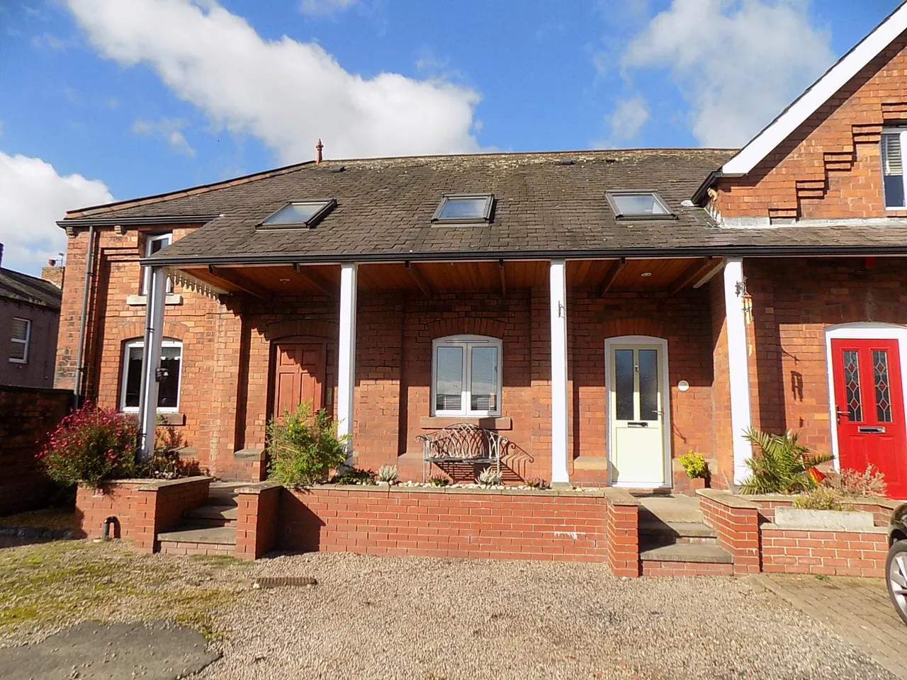 Carrs Court, Morton, CA2, photo 9