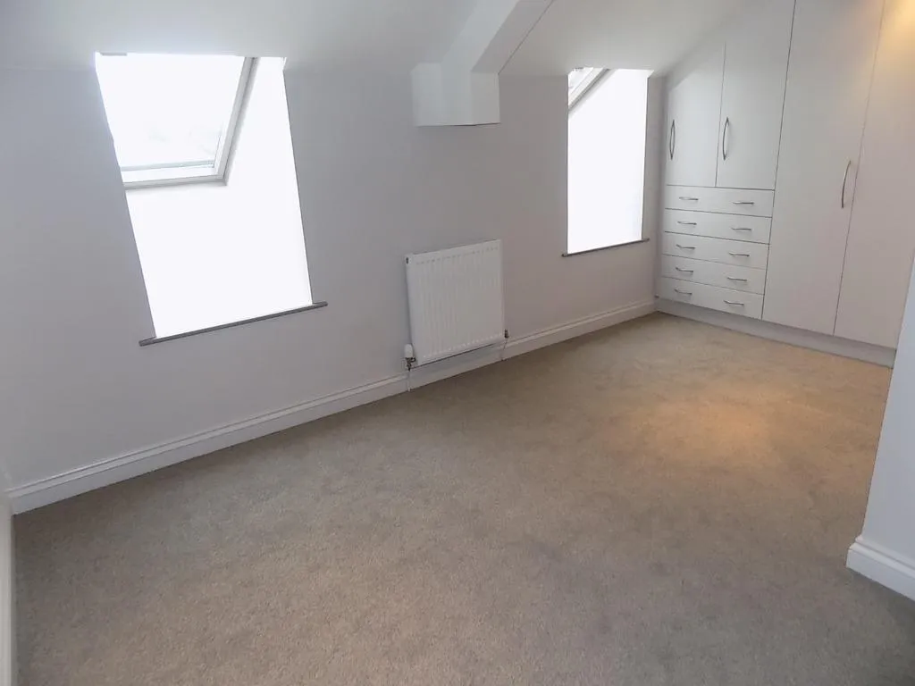 Carrs Court, Morton, CA2, photo 5