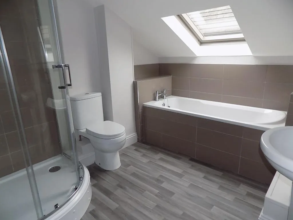 Carrs Court, Morton, CA2, photo 7