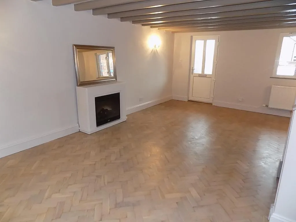 Carrs Court, Morton, CA2, photo 2