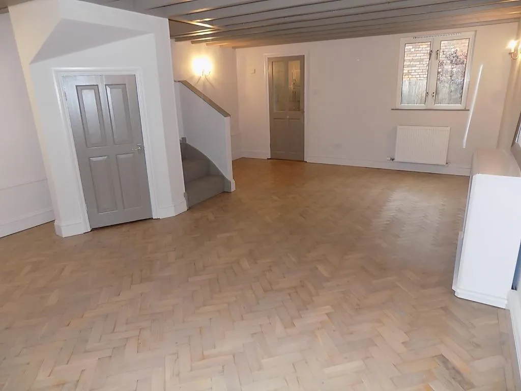 Carrs Court, Morton, CA2, photo 4