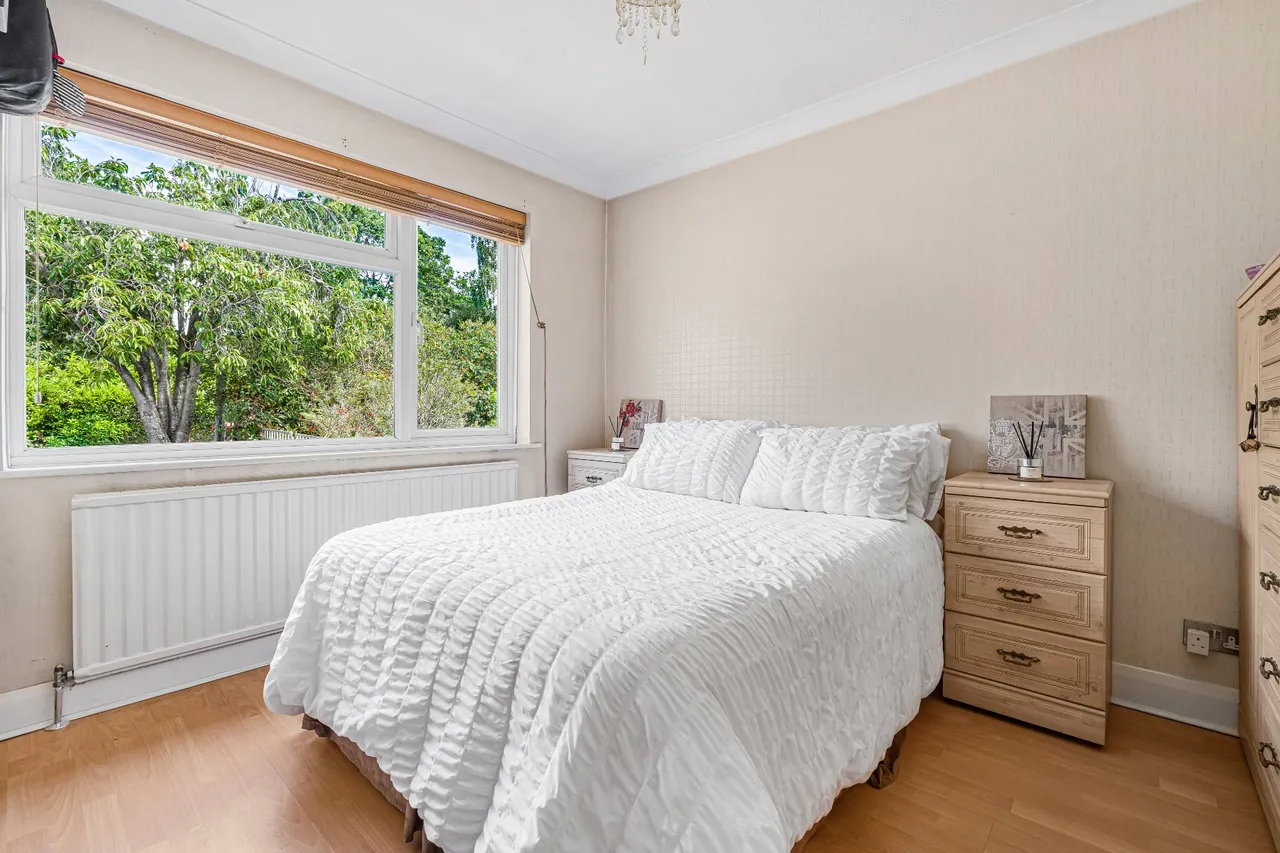 River Walk, Walton On Thames, KT12, photo 9