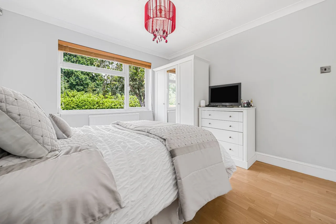 River Walk, Walton On Thames, KT12, photo 10
