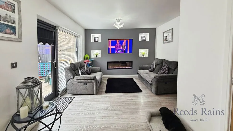 Sycamore Crescent, Birtley, DH3, photo 2