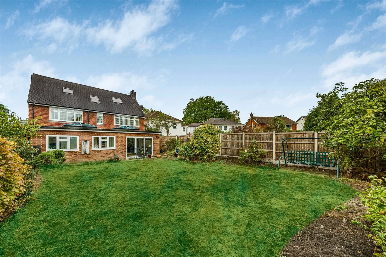Woodham Waye, Woking, GU21, photo 24