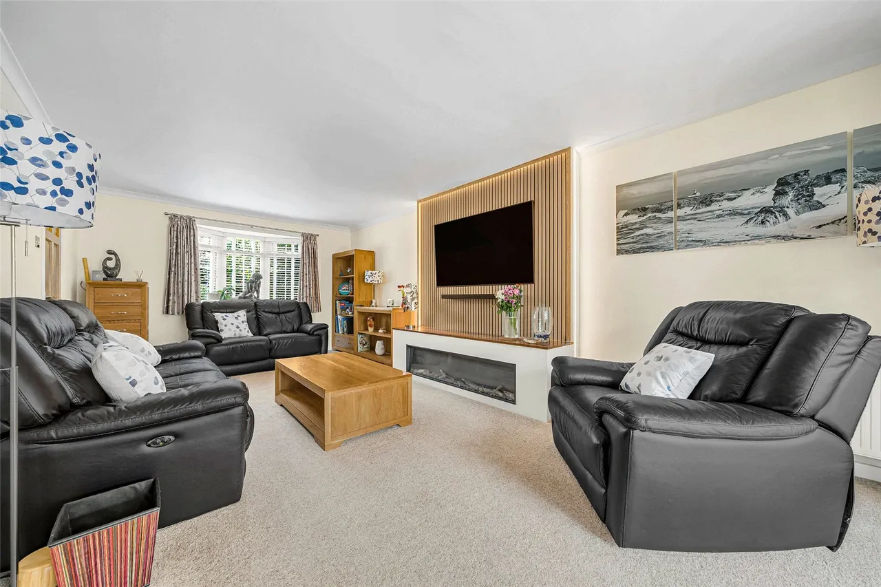 Woodham Waye, Woking, GU21, photo 3