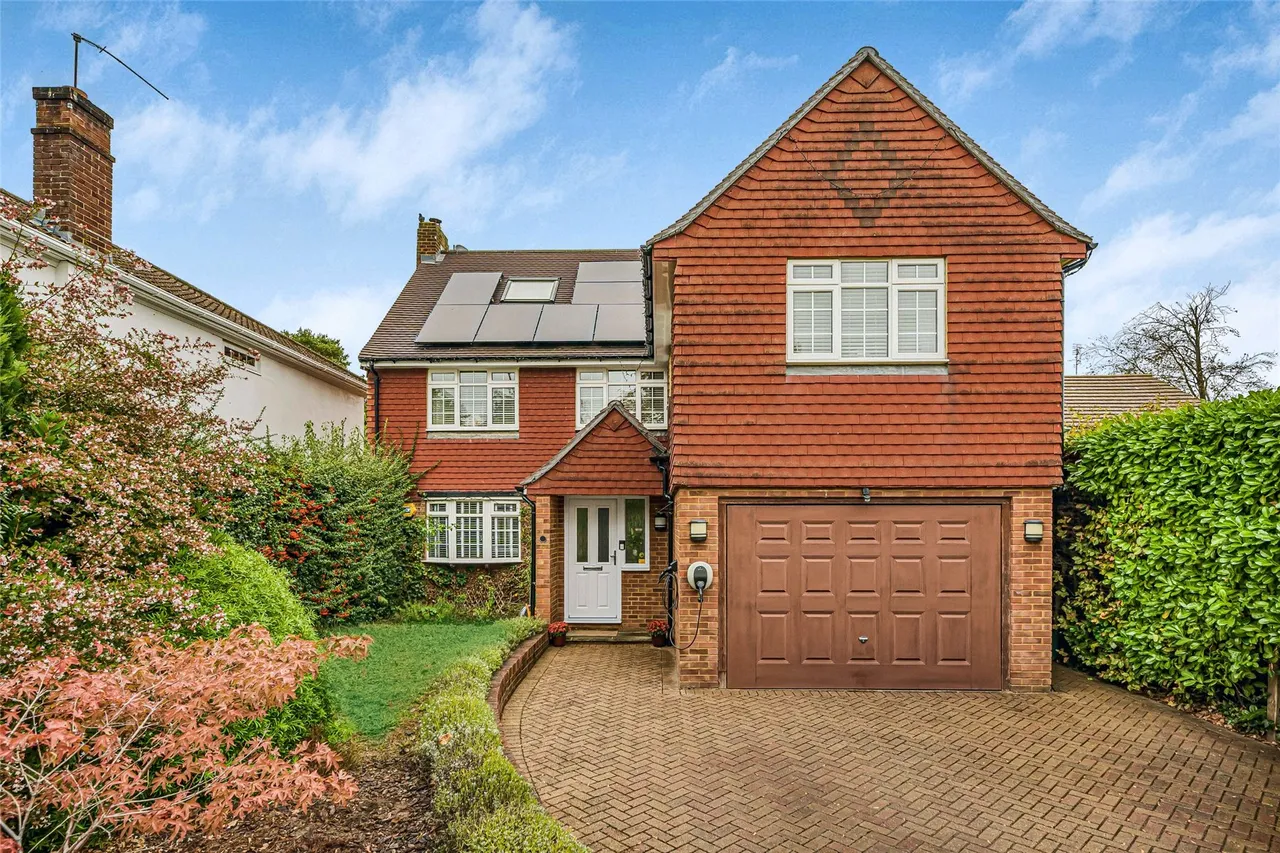 5 bed house for sale, Woodham Waye, Woking, GU21