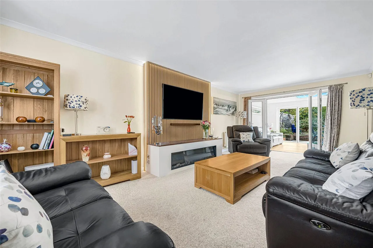 Woodham Waye, Woking, GU21, photo 4
