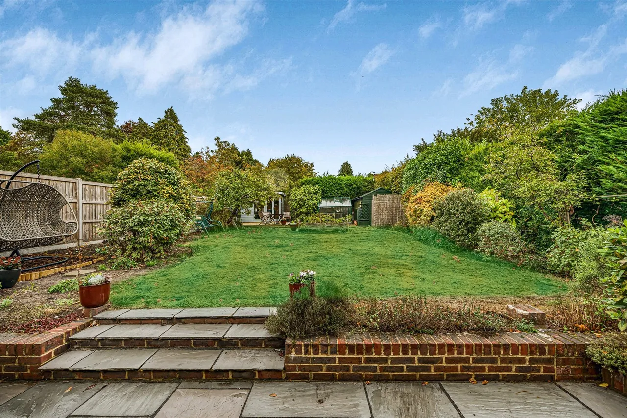 Woodham Waye, Woking, GU21, photo 23