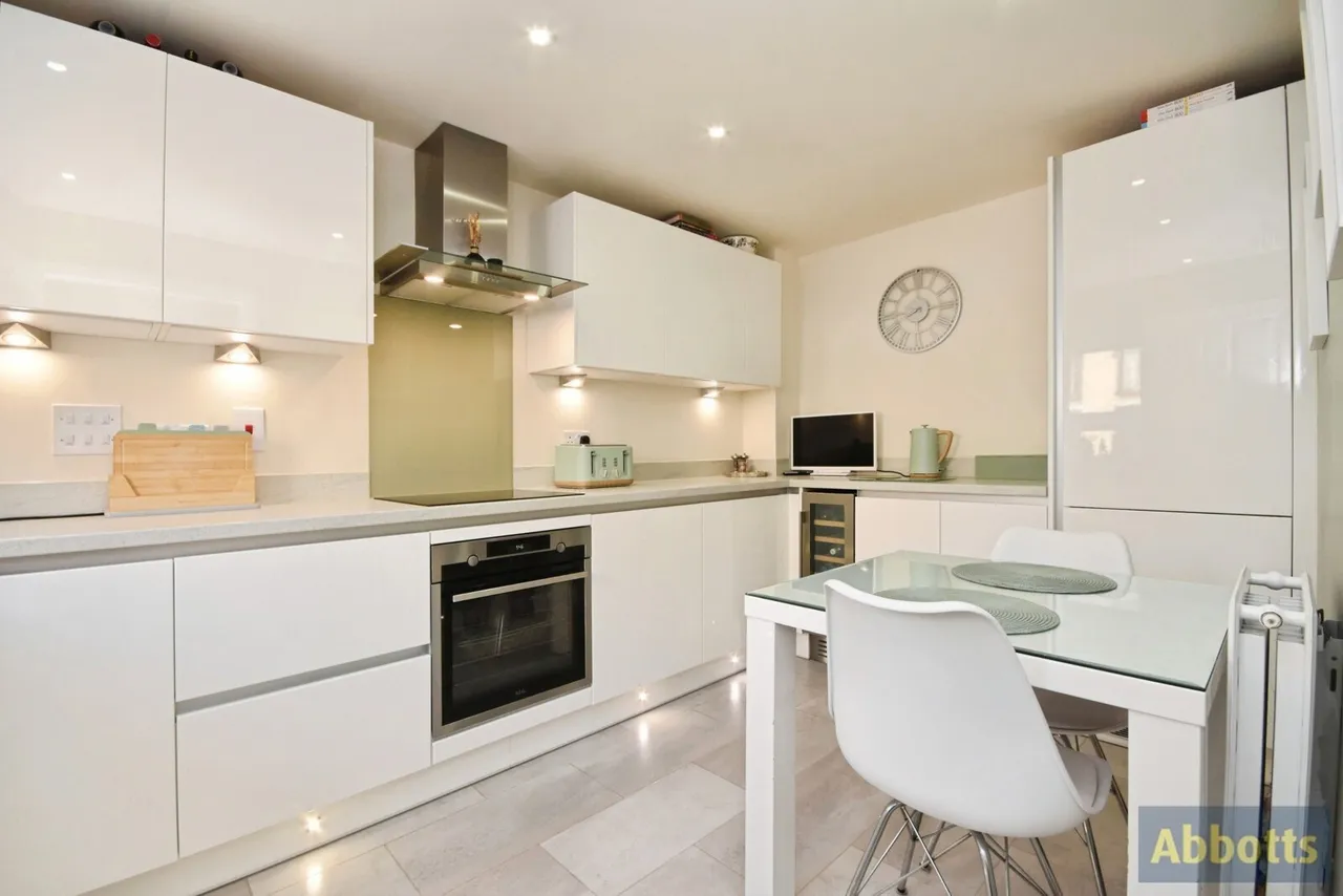 Bartons Avenue, Hullbridge, Hockley, Essex, SS5, photo 3