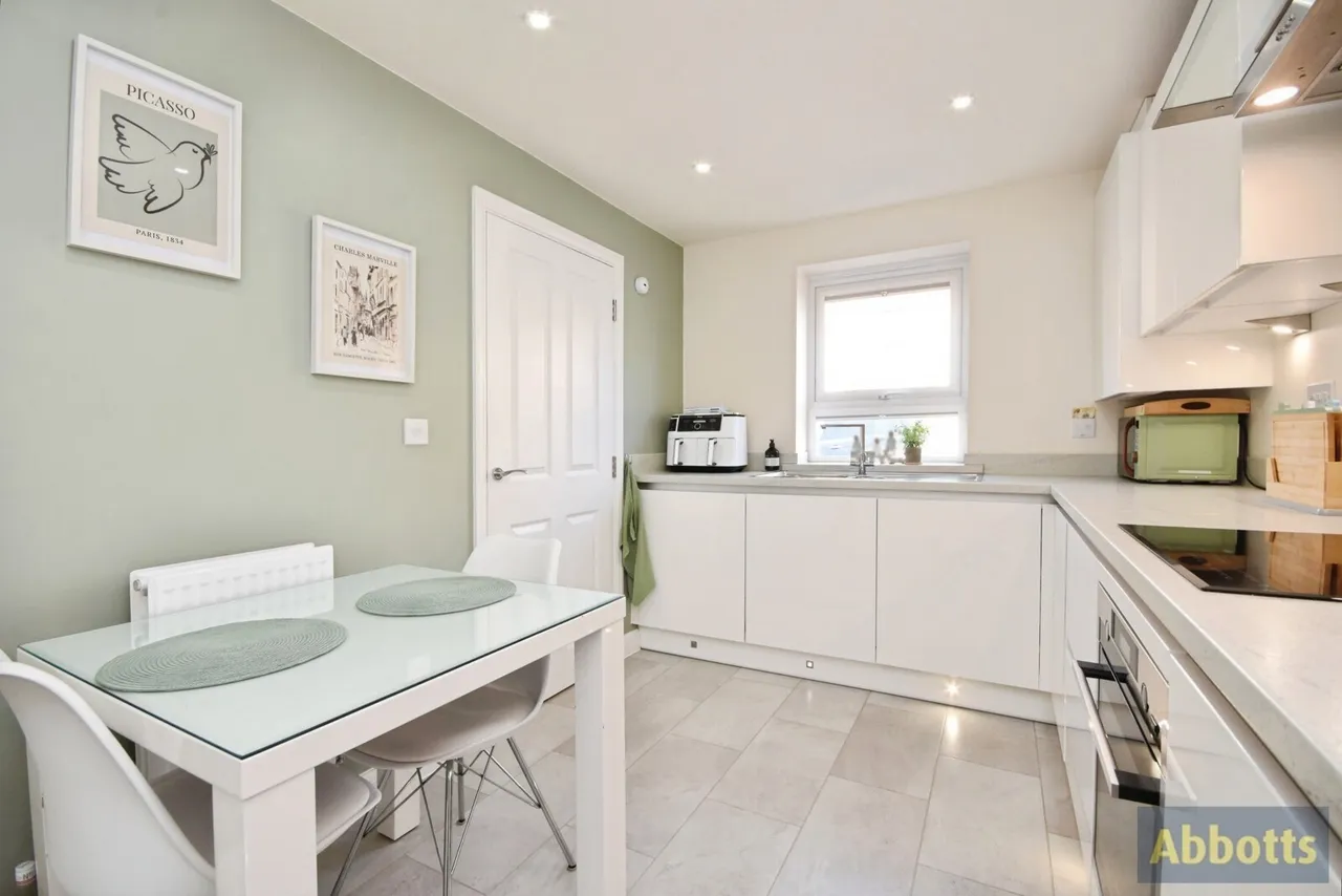 Bartons Avenue, Hullbridge, Hockley, Essex, SS5, photo 4