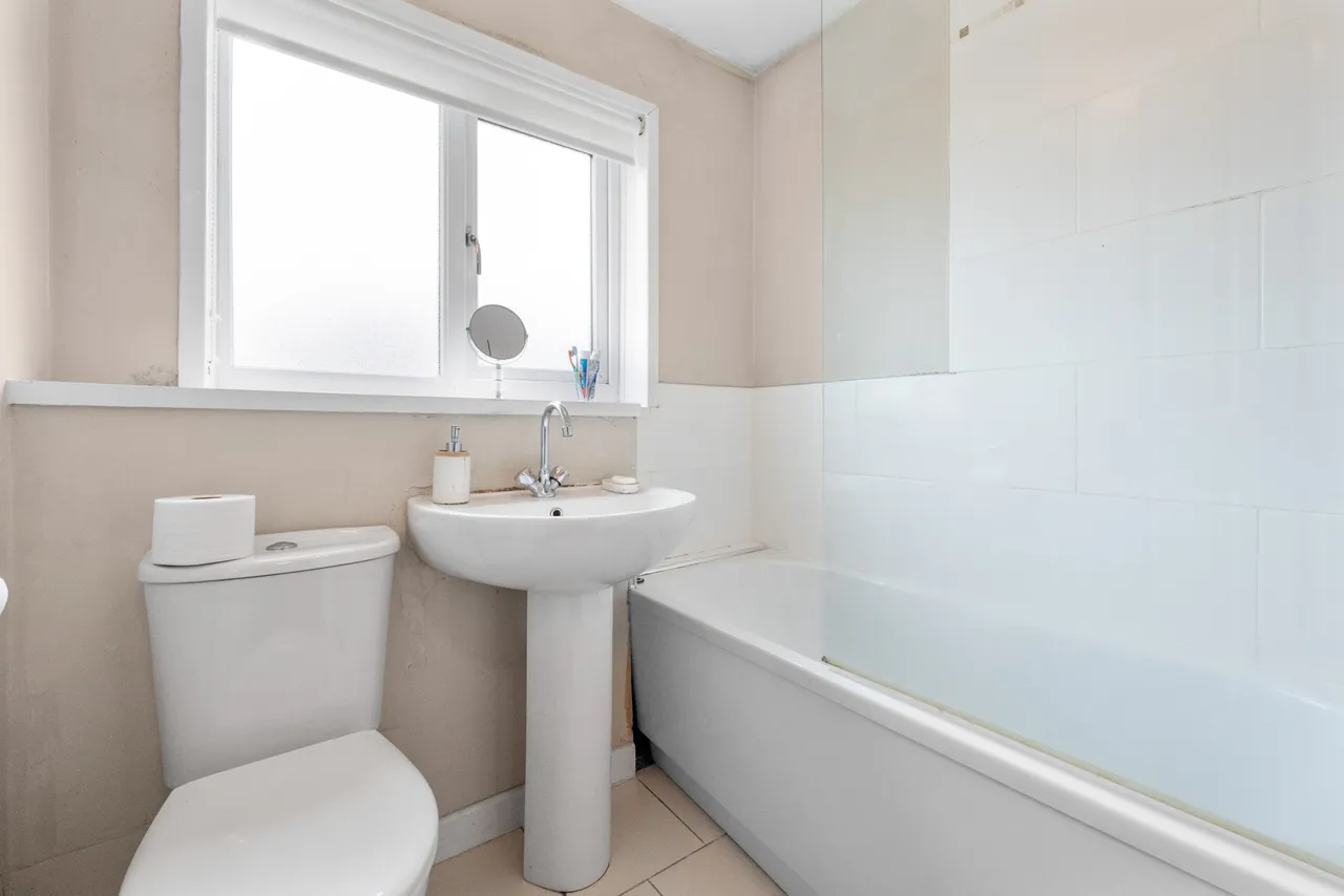 Glanderston Avenue, Newton Mearns, photo 11