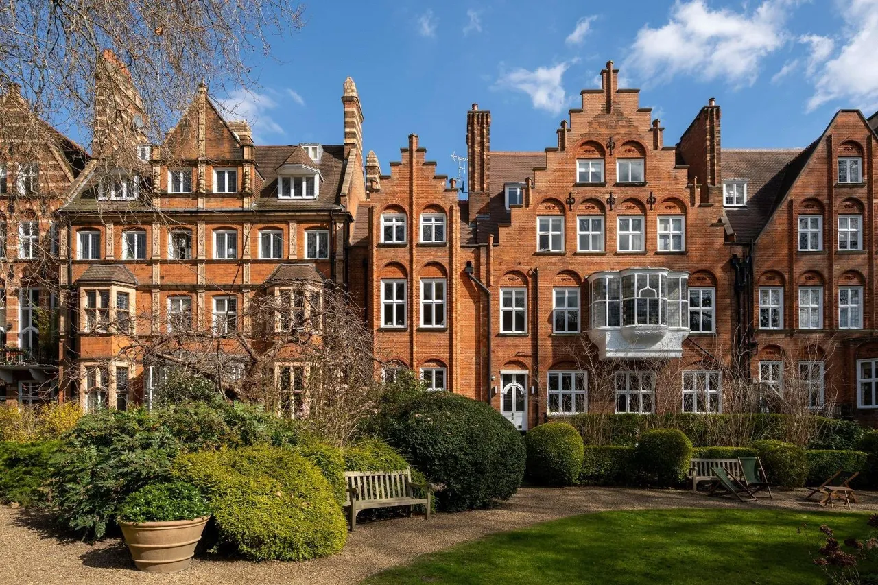 5 bed house to rent — Collingham Gardens, South Kensington, London, SW5 0HW