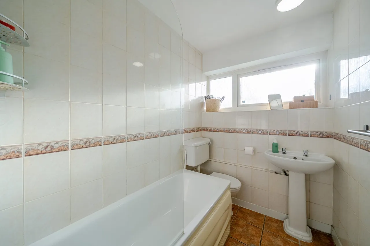 St. Saviours Estate, London, SE1, photo 11
