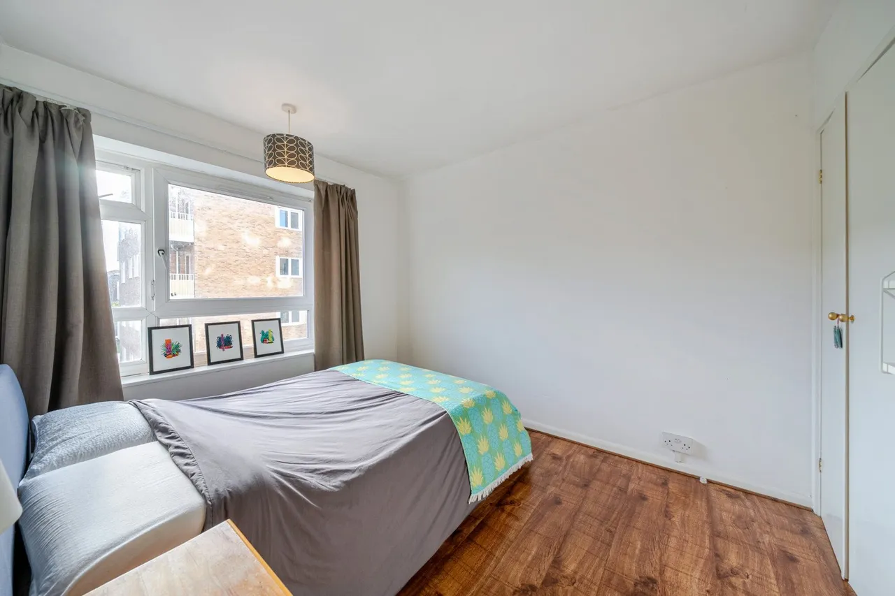 St. Saviours Estate, London, SE1, photo 17