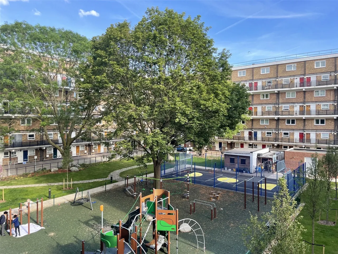 St. Saviours Estate, London, SE1, photo 5