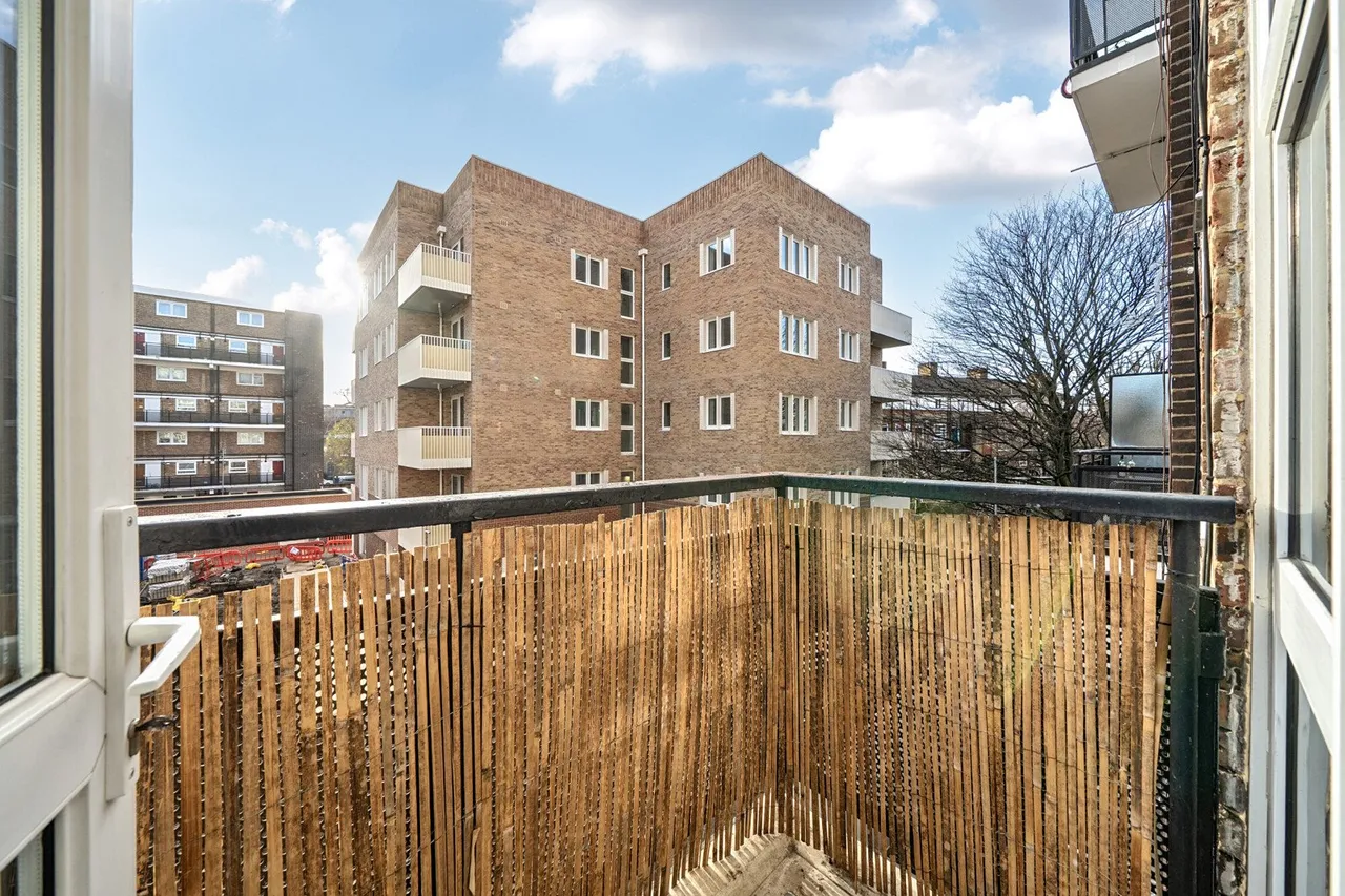 St. Saviours Estate, London, SE1, photo 3