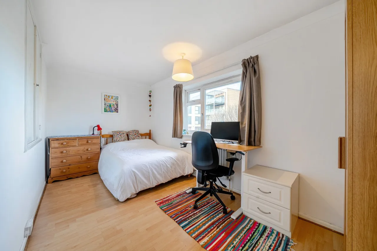 St. Saviours Estate, London, SE1, photo 7