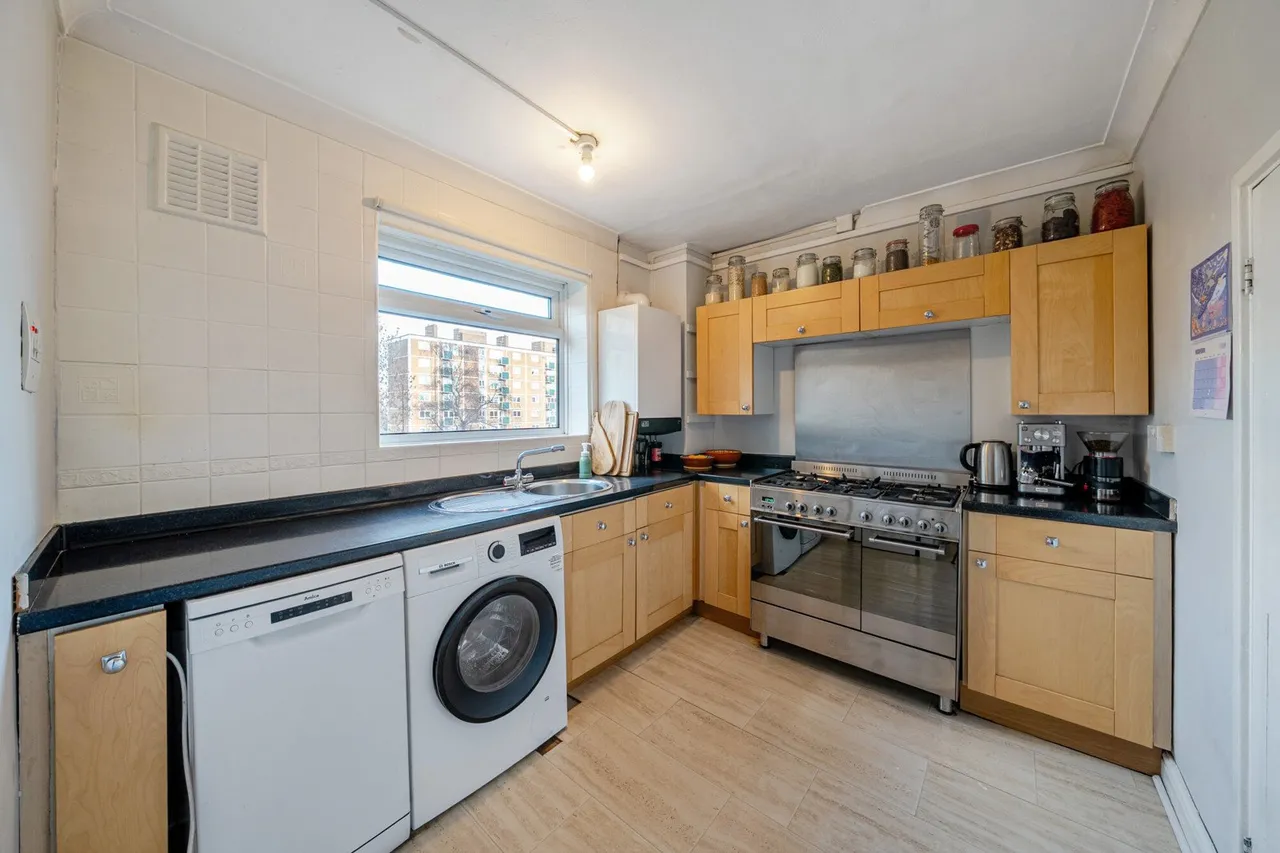 St. Saviours Estate, London, SE1, photo 13
