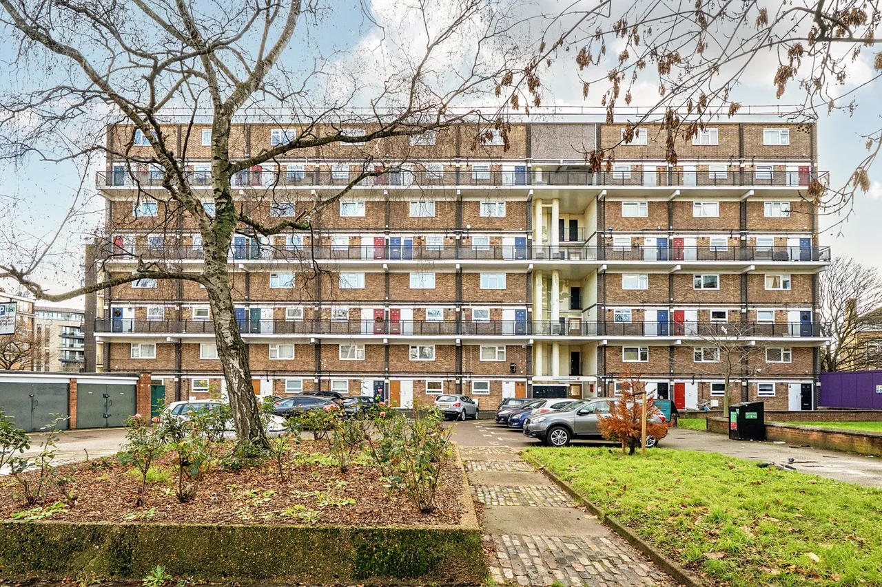 St. Saviours Estate, London, SE1, photo 12