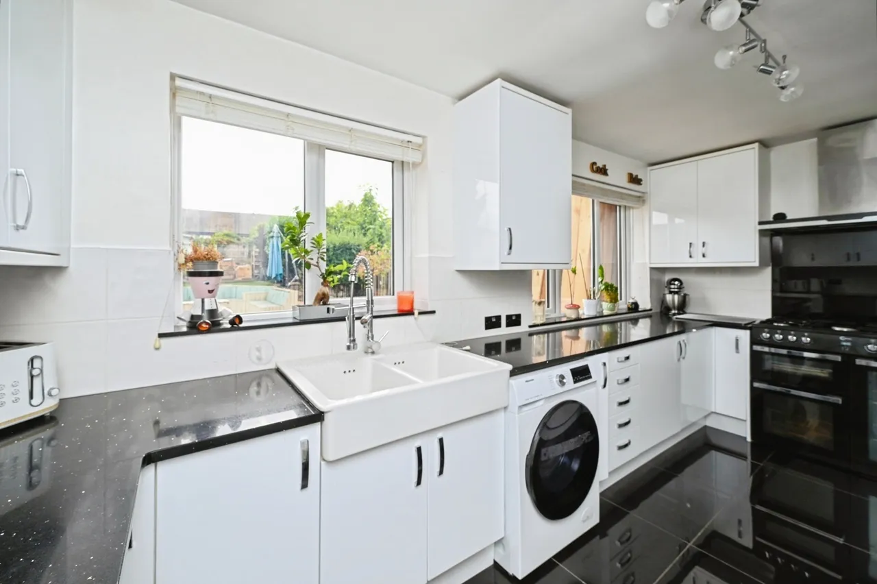 Nuncargate Road, Kirkby-in-Ashfield, Nottingham, Nottinghamshire, NG17, photo 2