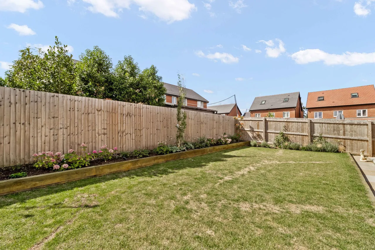 Winterbourne Gardens, Warrington, WA4 3EF, photo 19