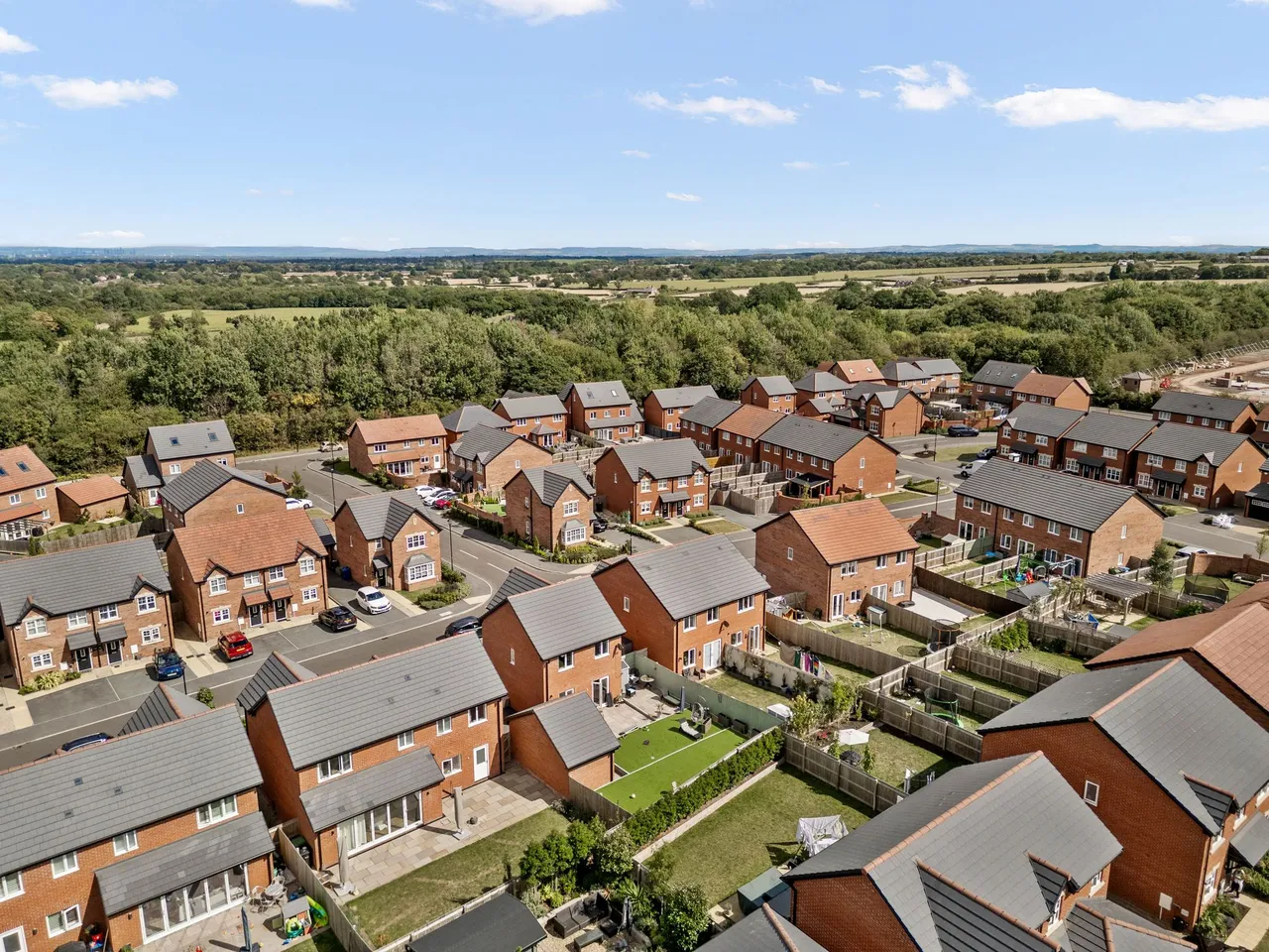 Winterbourne Gardens, Warrington, WA4 3EF, photo 23