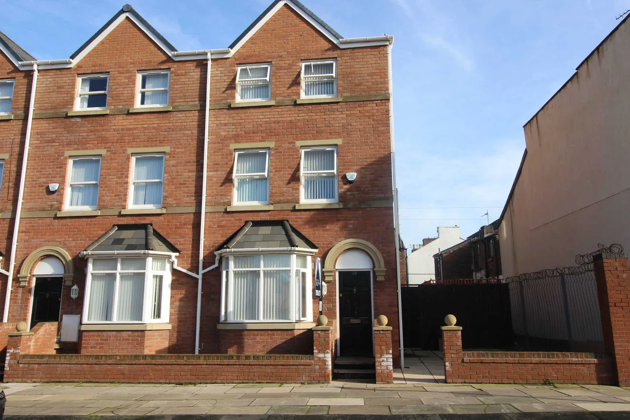 4 bed house to rent — Litherland Road, Bootle, Liverpool, L20 3HZ