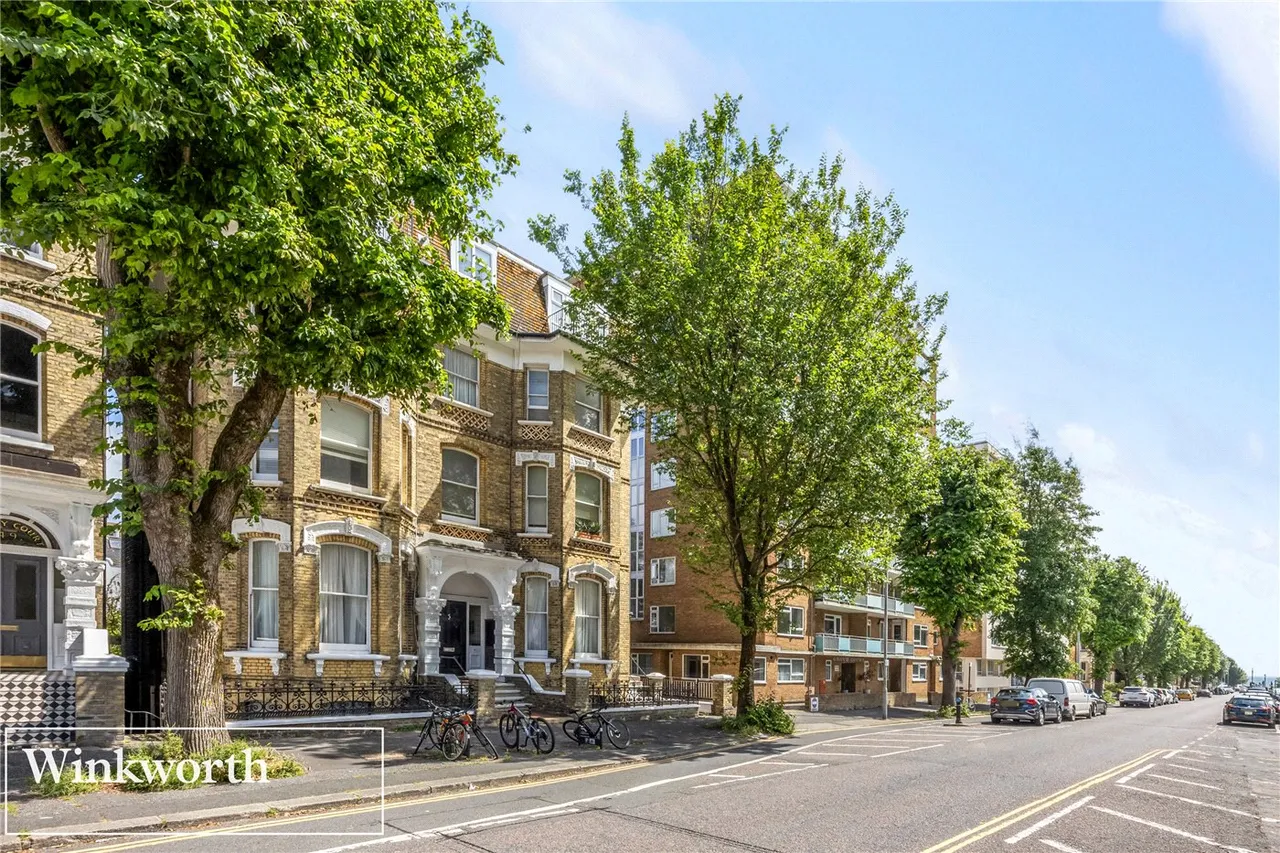 3 bed flat for sale — The Drive, Hove, East Sussex, BN3