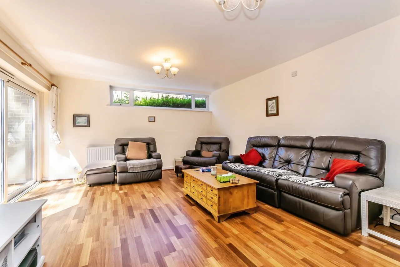 More Close, Purley, CR8, photo 3