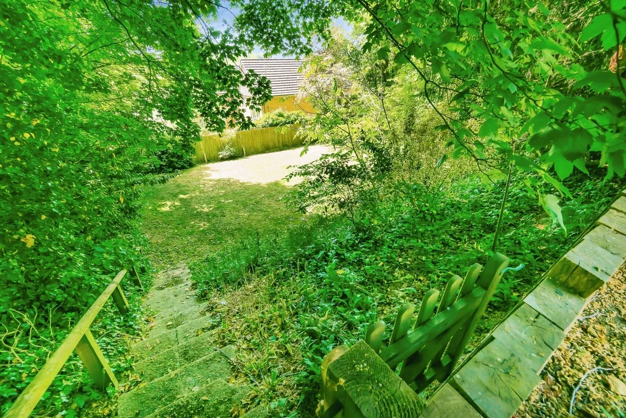 More Close, Purley, CR8, photo 11