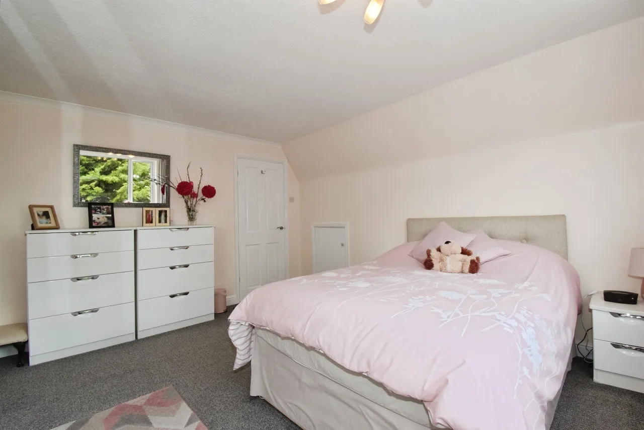 Fiona Drive, Thurnby, Leicester, photo 8